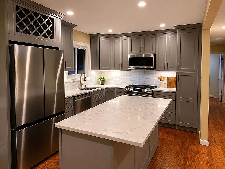 1st image of 289 Great East Neck Rd #1