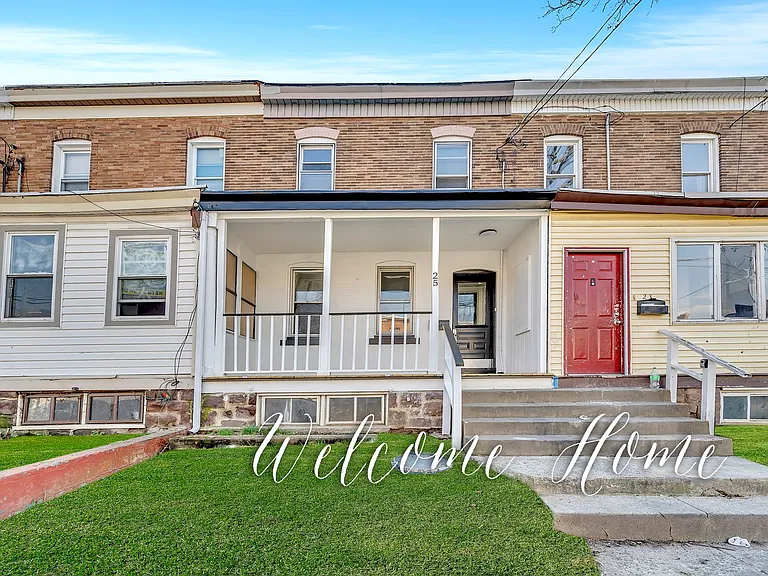 25 Adella Ave — Photo 1