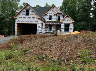 5864 Kingsway Blvd, Hickory, NC 28602
