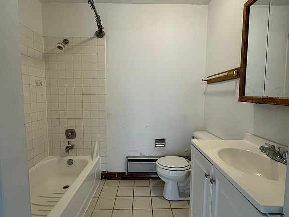 5th image of 901 E Chicago Ave APT 2E
