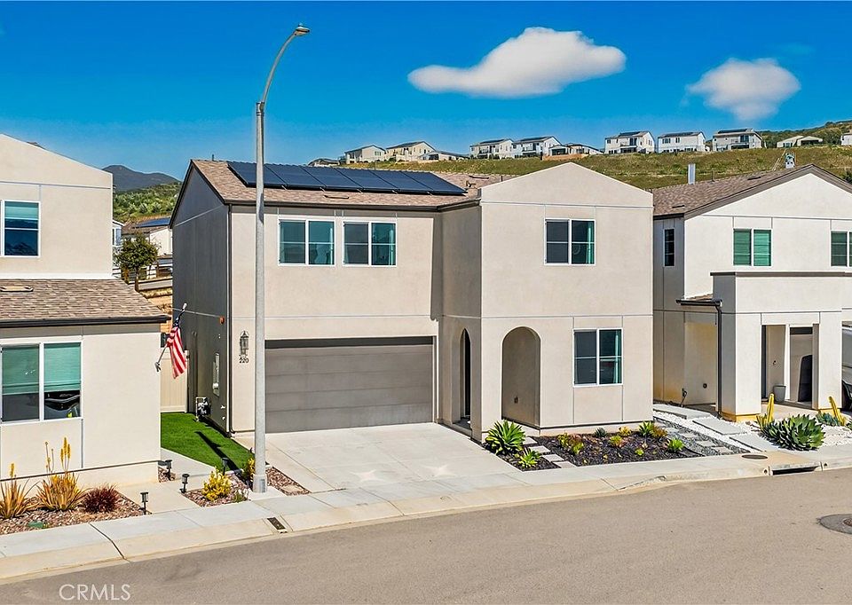 1st image of 220 Hass Ln