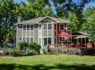 2001 Old Stone Ln, Camillus, NY 13031