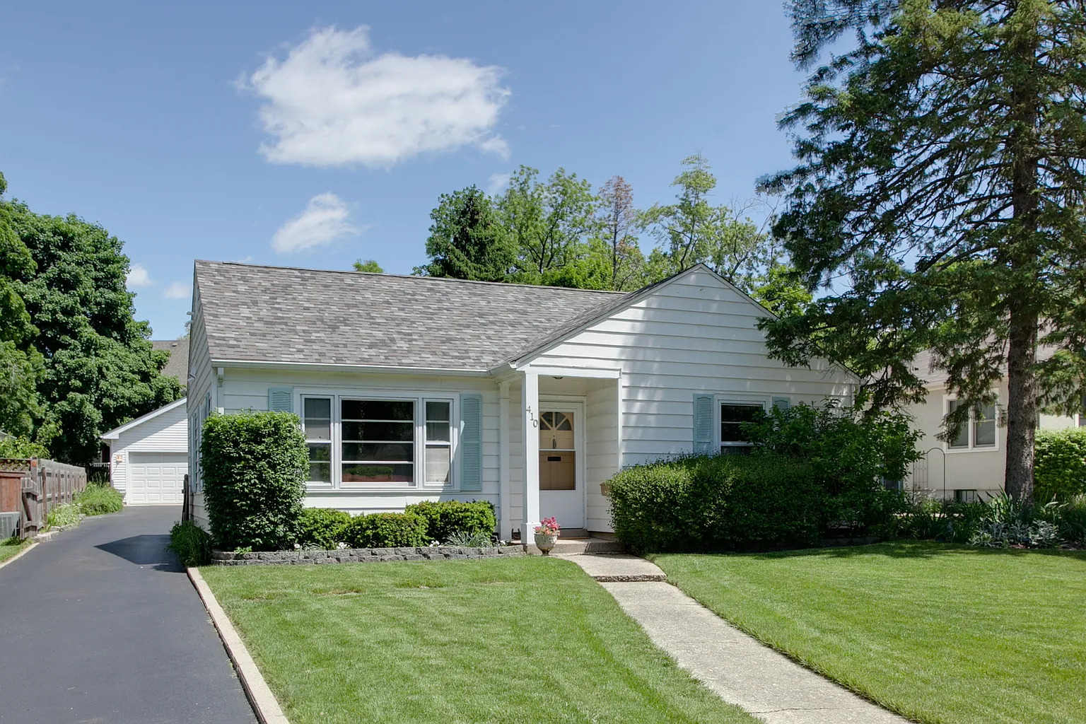 410 E Park St photo 1