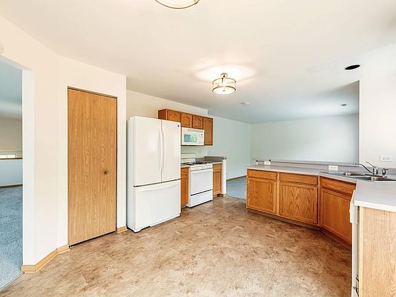 5th image of 1523 Meadowsedge Ln