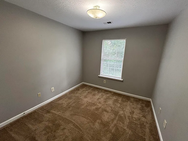 210 Maple Leaf Ln — Photo 9