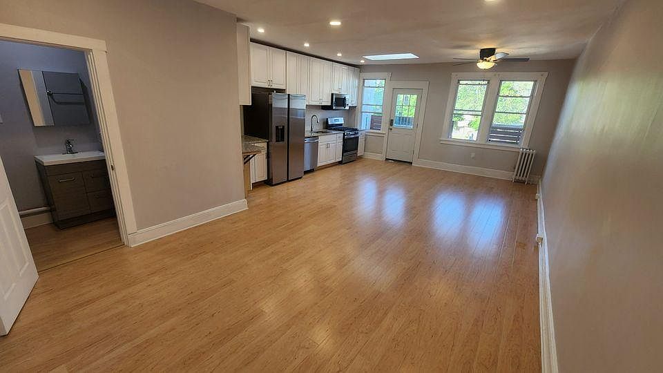 1st image of 203 Railroad Ave