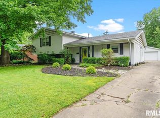 2221 Fairway Dr, Springfield, IL 62704