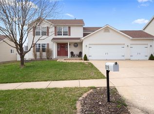 819 Whisper Creek Ct, Wentzville, MO 63385