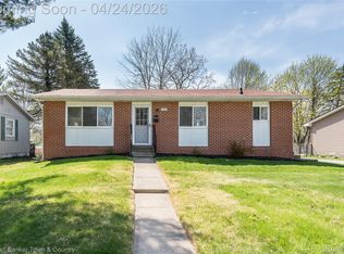 707 Glenwyth Rd, Brighton, MI 48116