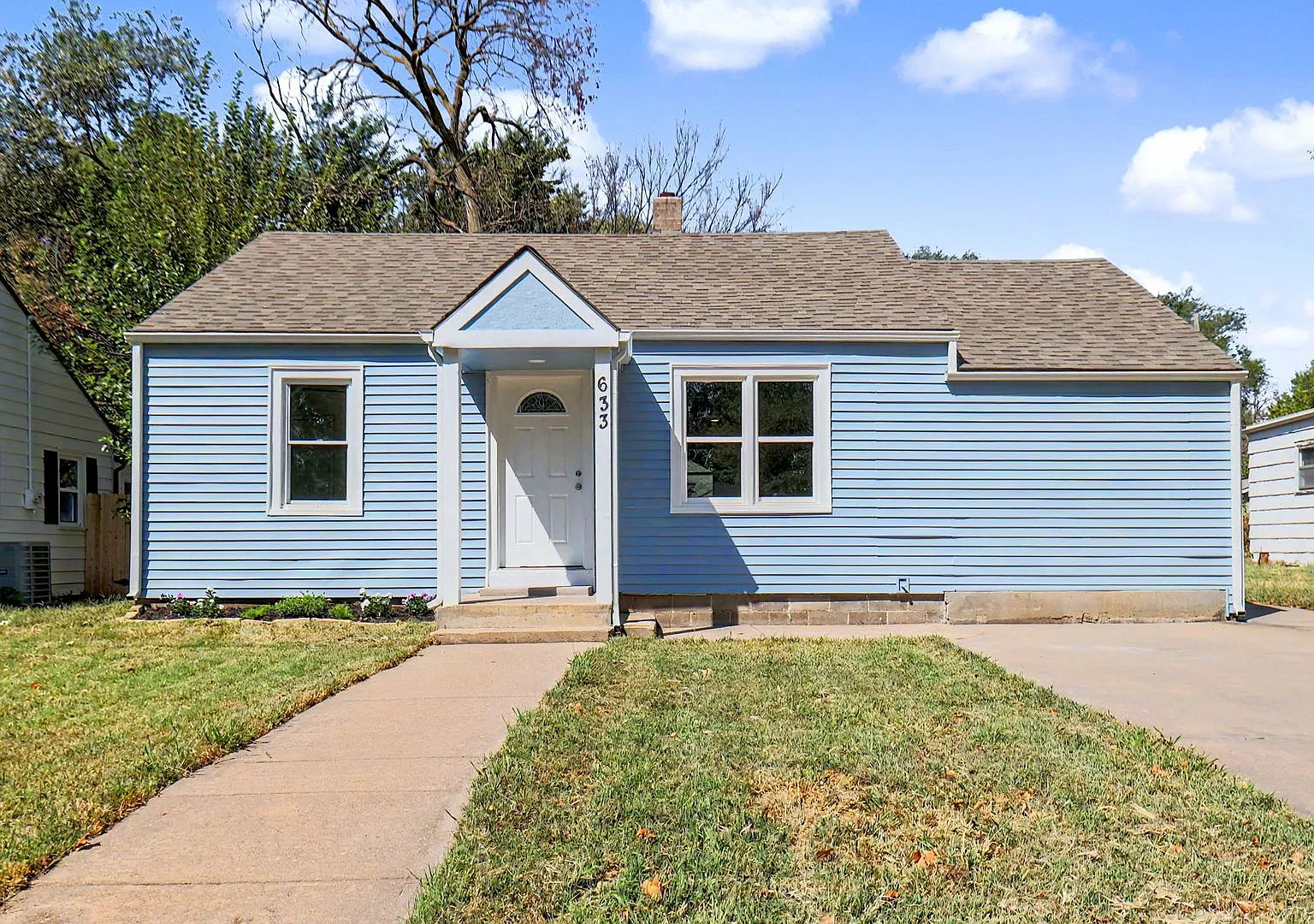 633 N. Ridgewood Dr. — Photo 2