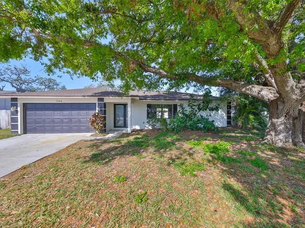 7104 13th St E, Sarasota, FL 34243