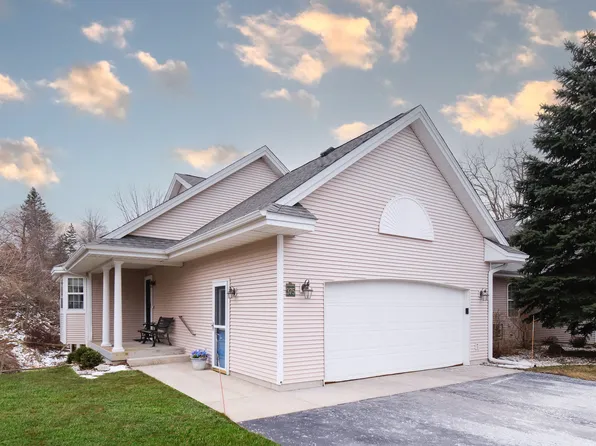 375 Lighthouse Way S, Manistee, MI 49660