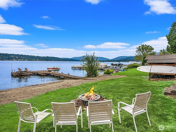 4th image of 2228 W Lake Sammamish Parkway SE