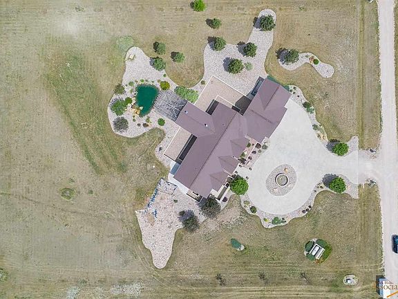 3rd image of 14085 Mountain View Ln