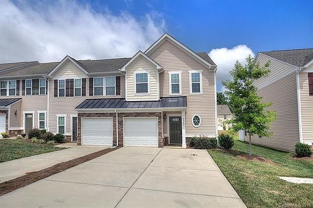 1st image of 2704 Silverthorn Dr