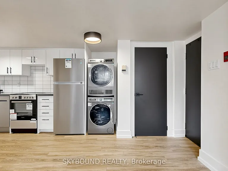 139 Wineva Ave #B — Photo 14