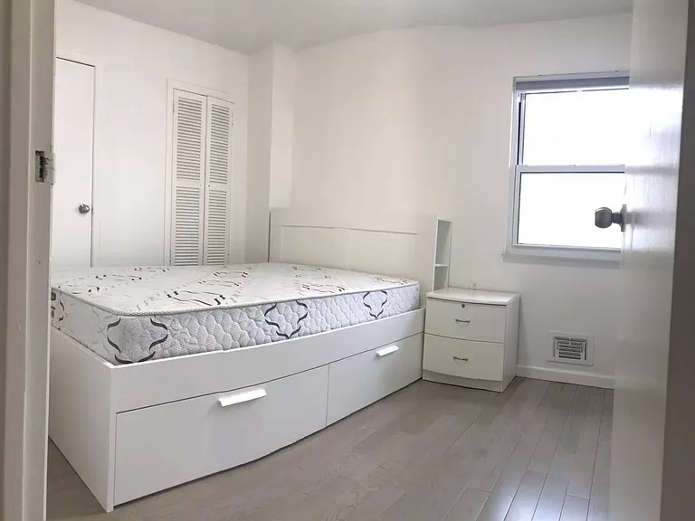 1168 Rockland Ave #2 — Photo 9