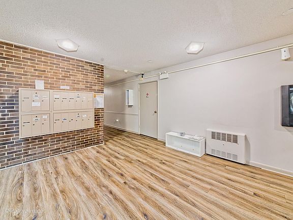 3rd image of 8500 Skokie Blvd APT 2C