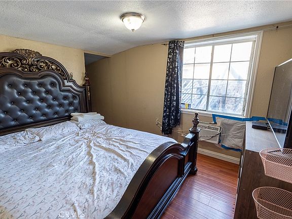 5th image of 3895 Twining St