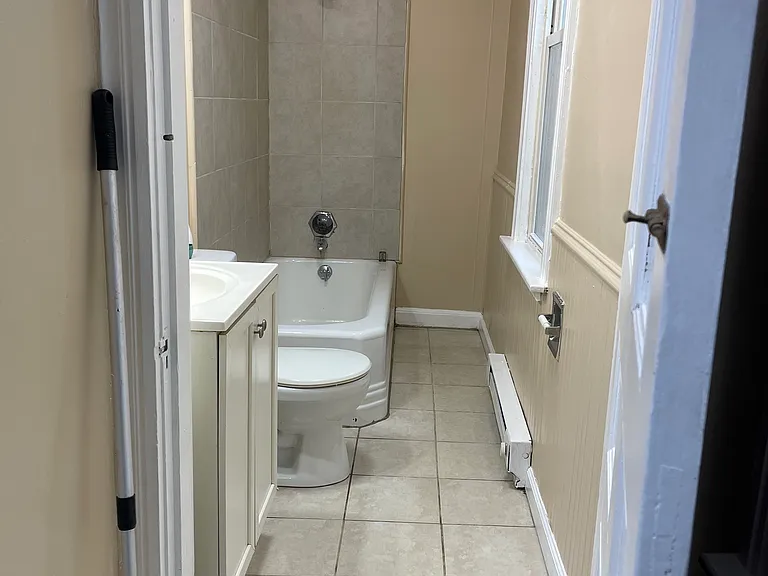 203 S 11th St — Photo 5