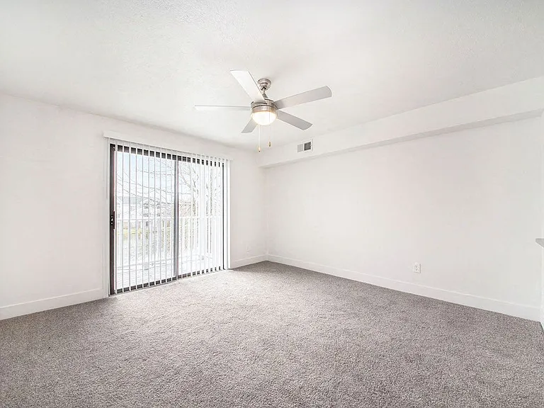 Byron Lakes Apartments — Photo 97