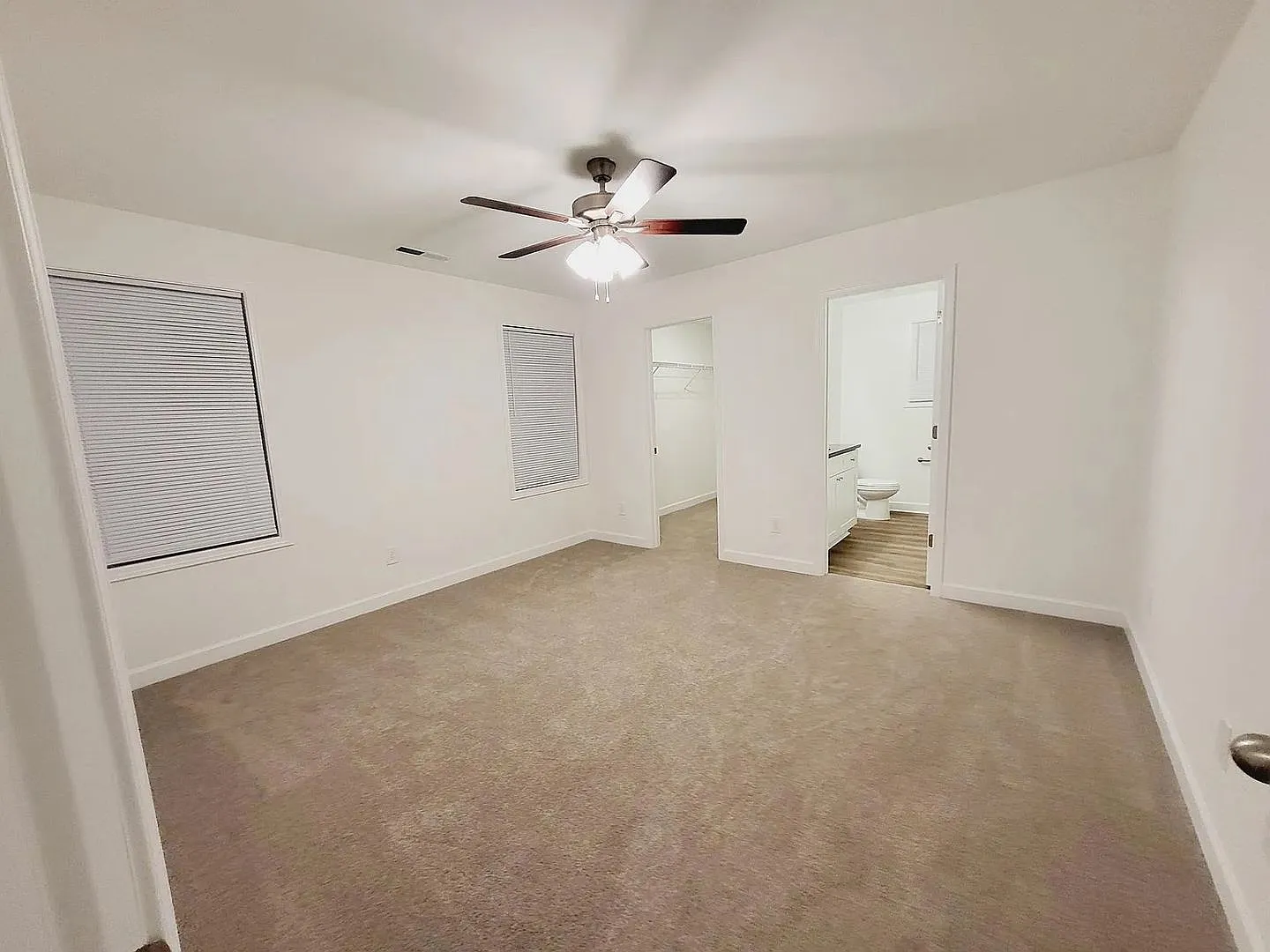 Room in 3 Bedroom Home in Spencer — Photo 4