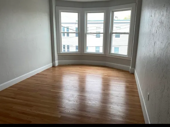 339 Westford St, Lowell, MA