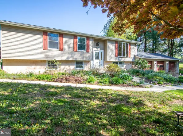 130 Karen Cir, Coatesville, PA 19320