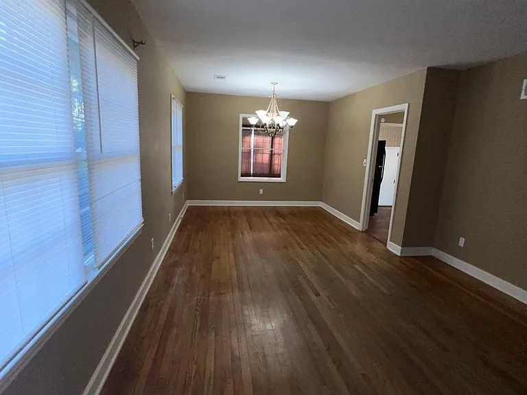 3007 Hickory St — Photo 3