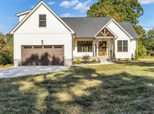 1054 Walnut Grove Rd, Dickson, TN 37055