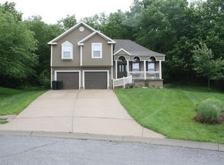 510 SW Foot Hill Dr, Grain Valley, MO 64029