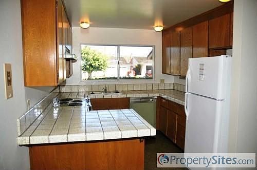 2nd image of 1093 Avondale St