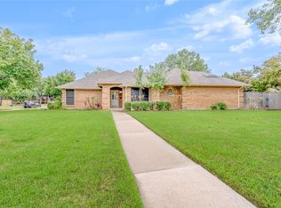 2112 High Country Dr, Carrollton, TX 75007