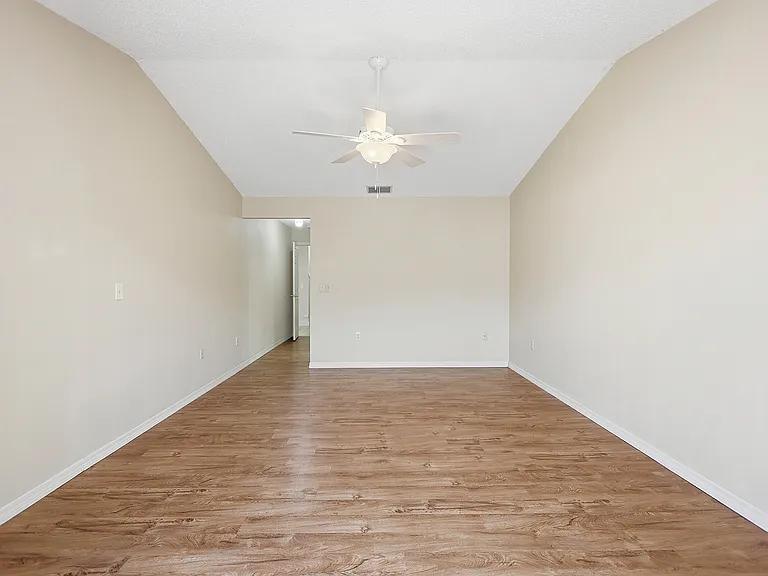 11206 Longwood Ct — Photo 26