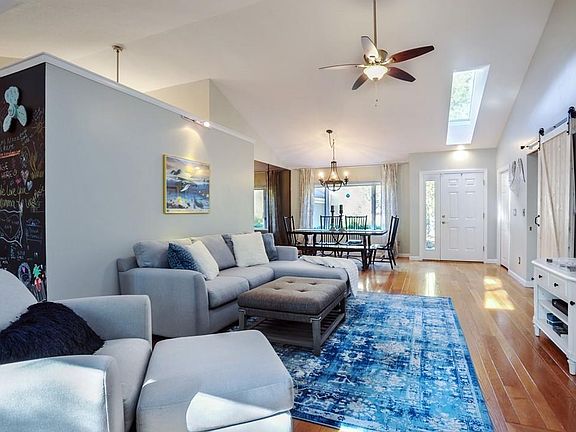 4th image of 600 Summer St APT 21