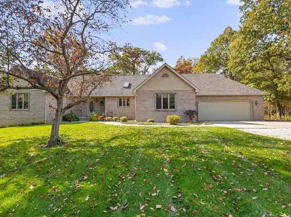 12192 Manor Dr, Demotte, IN 46310