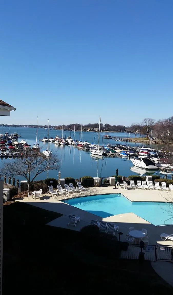 2 bed, 900 sqft, $2,600 — Photo 2