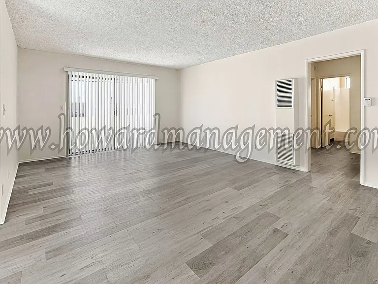 3637 Mentone — Photo 3