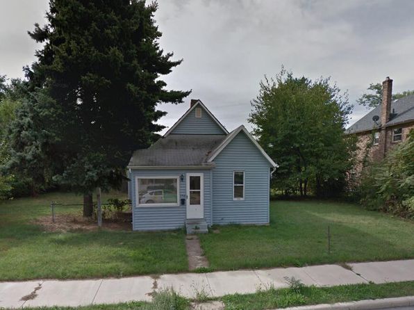 2326 Kenwood Ave, South Bend, IN 46628