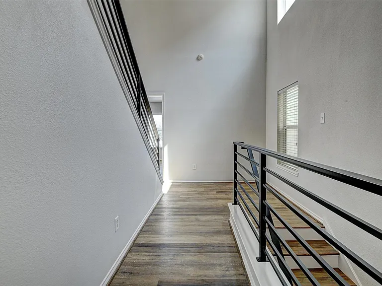 7042 Plum Creek Terrace Ln — Photo 21