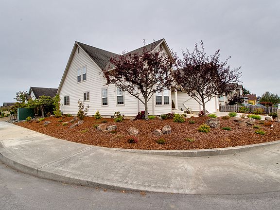 2nd image of 4856 Dickson Dr