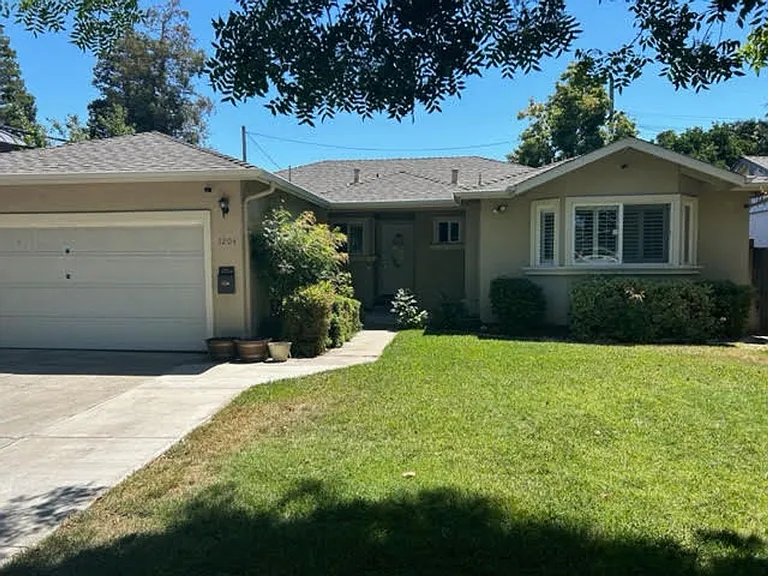 1204 Redcliff Dr — Photo 25