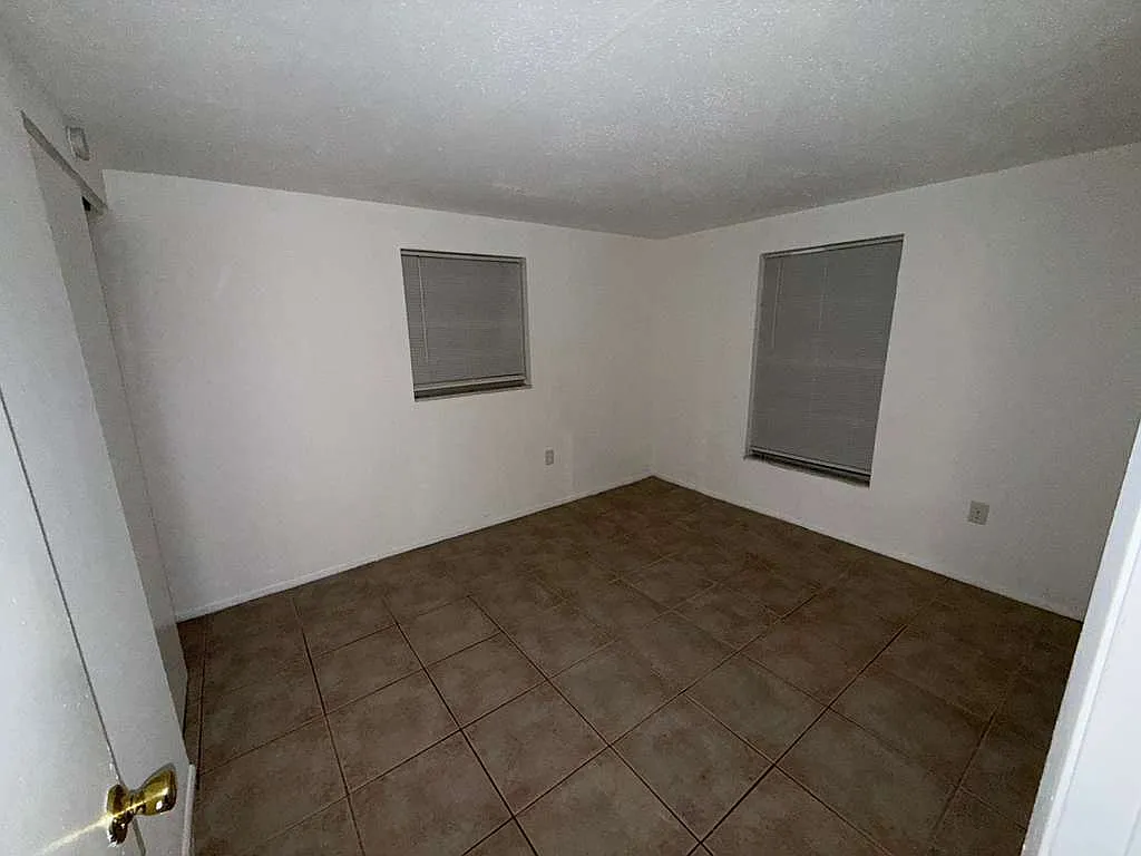 2 bed, 820 sqft, $1,400 — Photo 3