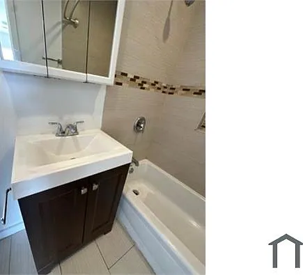 531 W 81st St #537 — Photo 6