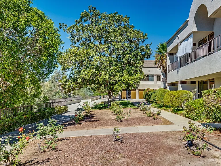 Legacy Hills at Poway 55+ — Photo 19