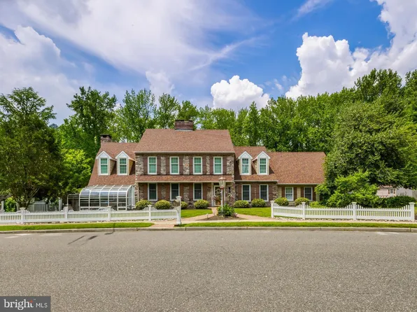 720 Maegus Dr, West Deptford, NJ 08096