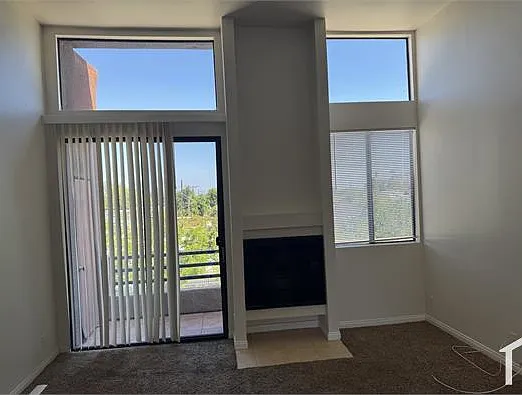 2 bed, 950 sqft, $2,900 — Photo 2