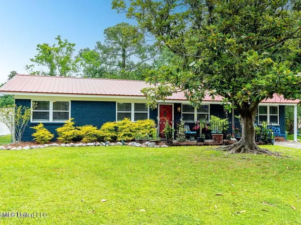 208 Linda Dr, Ocean Springs, MS 39564
