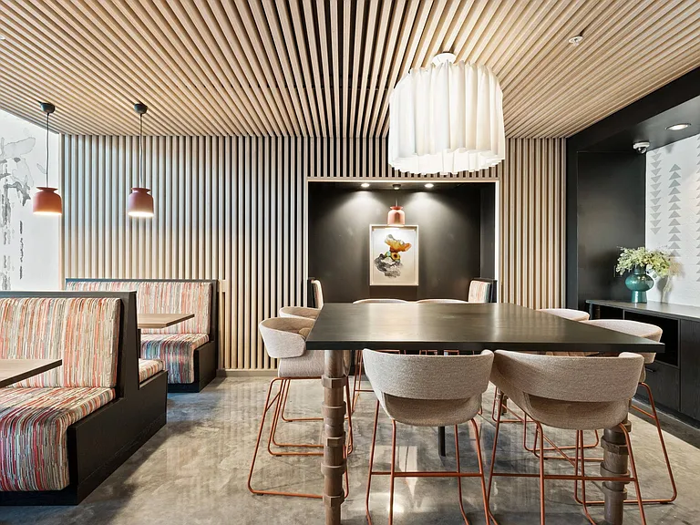 A lounge made for collaboration and coffee breaks.