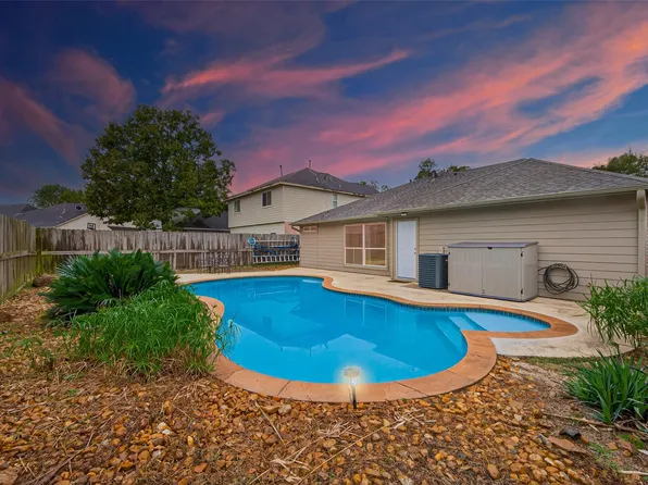 987 Oak Glen Dr, Willis, TX 77378